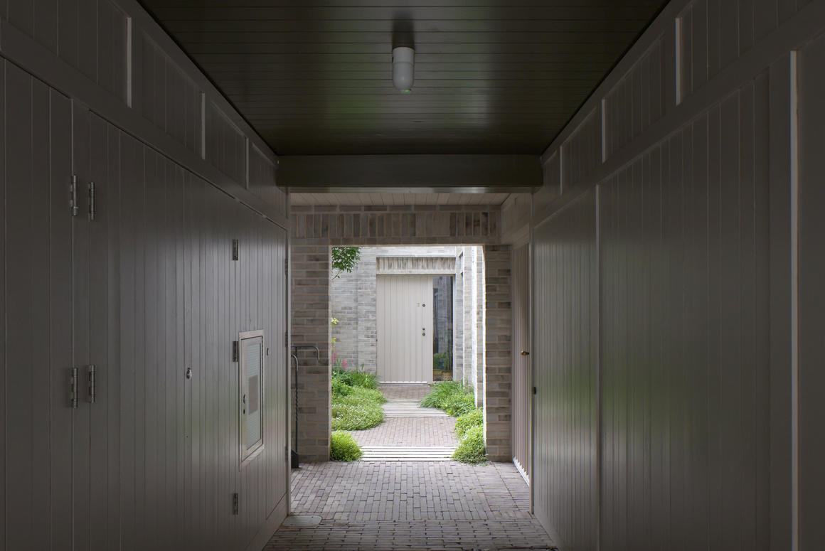 © Lavender Hill courtyard housing, London. Photo credit: Danko Stjepanović
