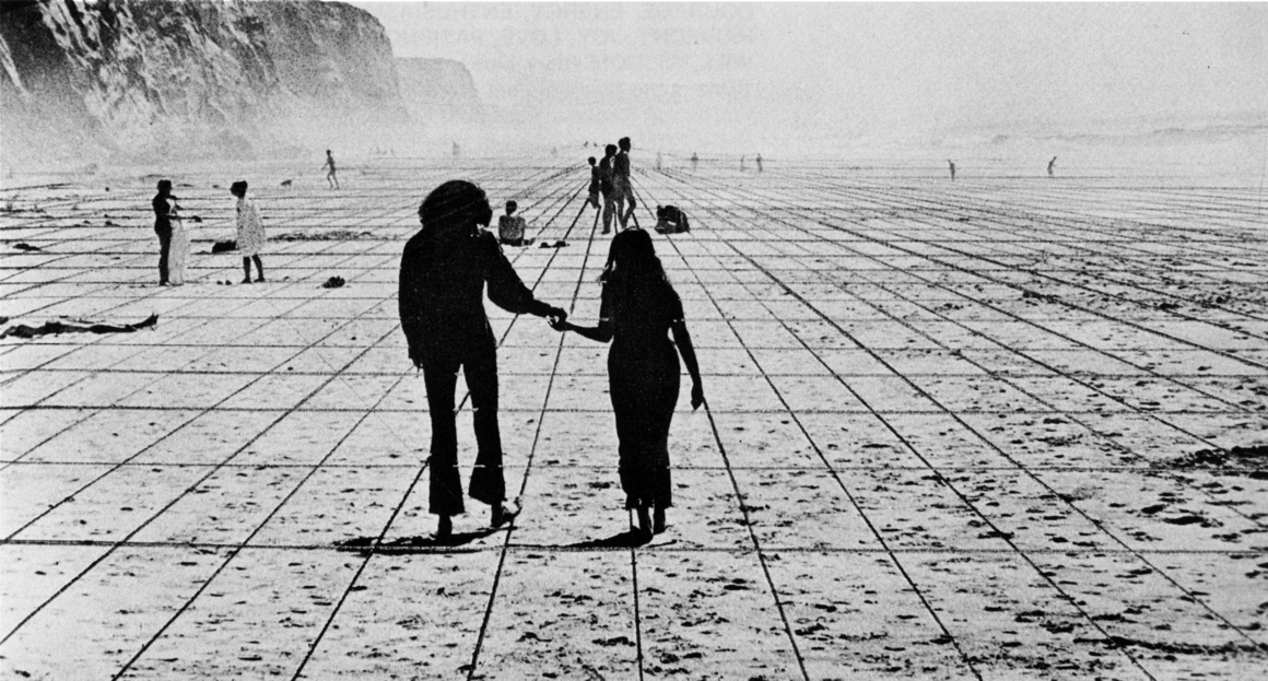 Superstudio, Gli Atti Fondamentali, Vita (Supersuperficie), Viaggio da A a B, 1971<br> © Superstudio. Photo : Cristiano Toraldo di Francia	