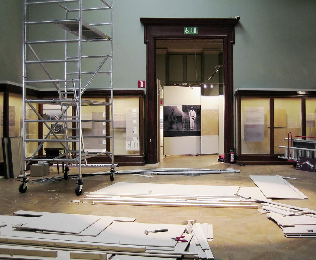 From Desire in Representation (Tervuren), 2006 - 2008<br> © Peggy Buth